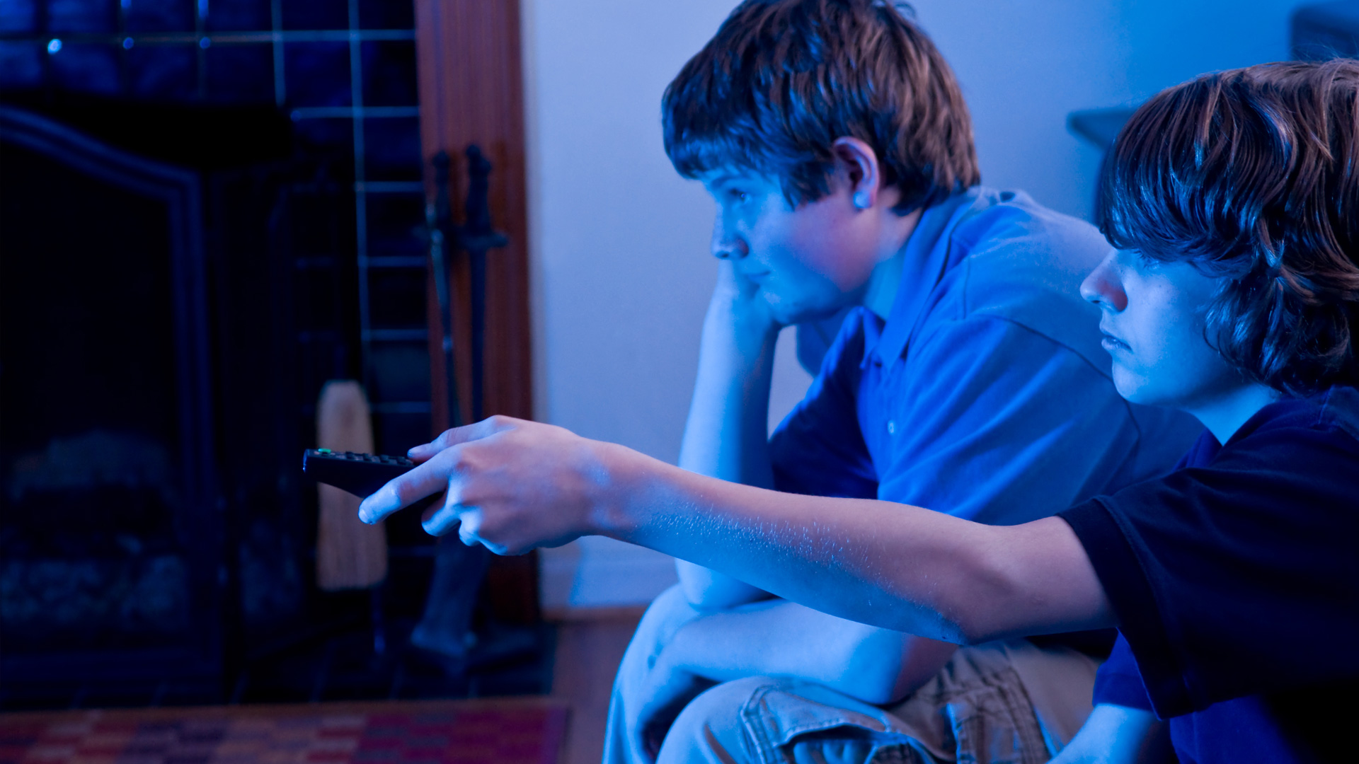 New Xbox gaming safety tools allow parents to limit play time, block chats  with strangers