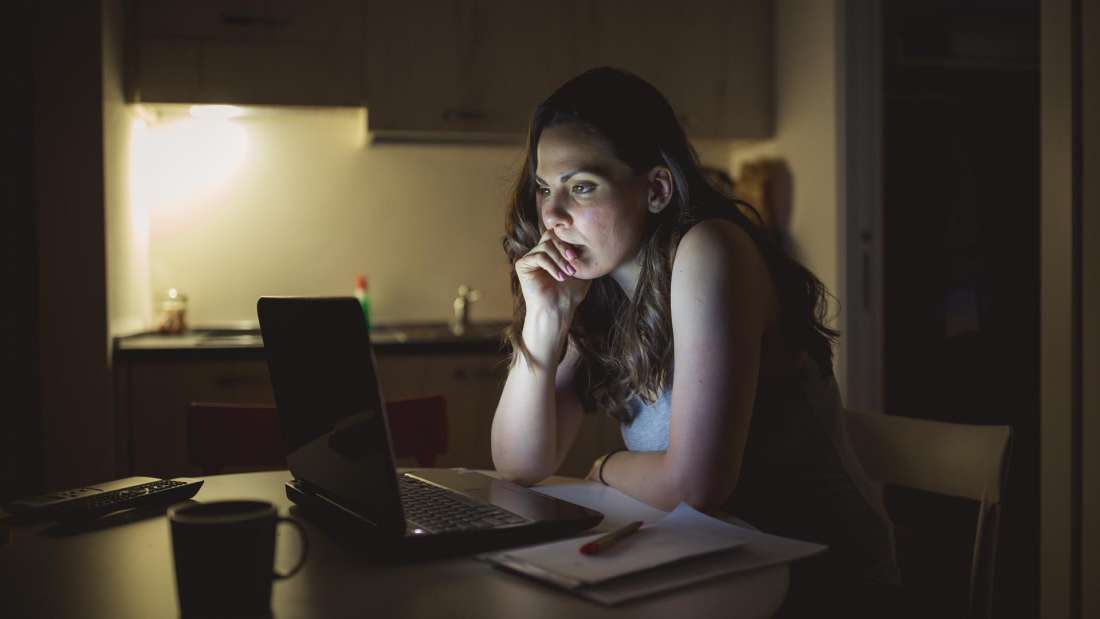 woman-dealing-with-computer-virus