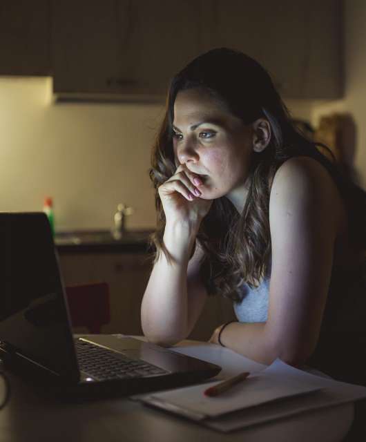woman-dealing-with-computer-virus