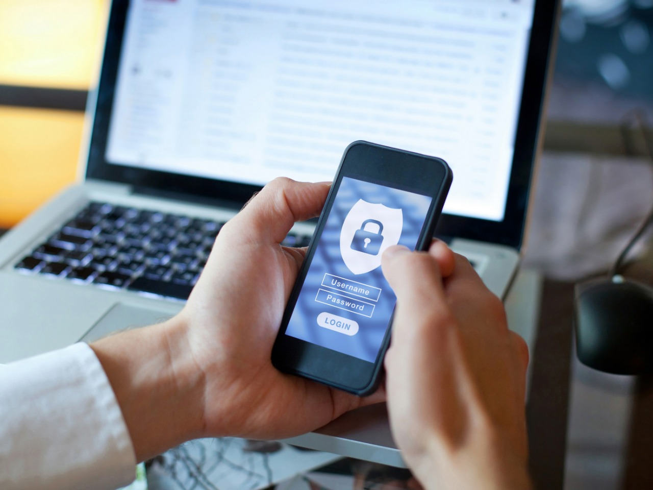Google helps Android users remove personal data from search results