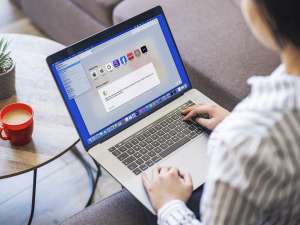 Someone clearing their cache on a Mac.