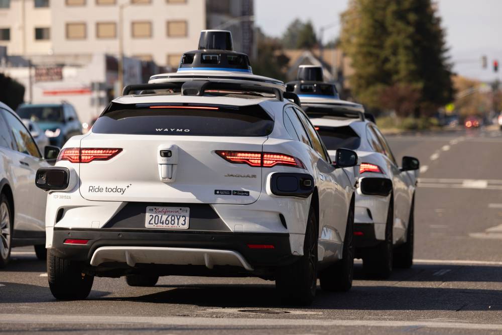 self-driving-robotaxi-take-you-to-police-if-you-doing-illegal-in-car
