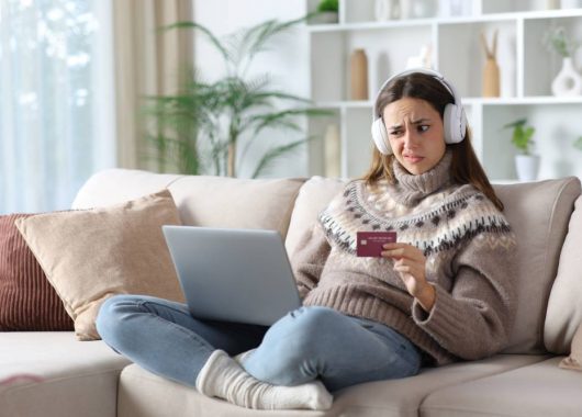 starting-university-common-student-scams