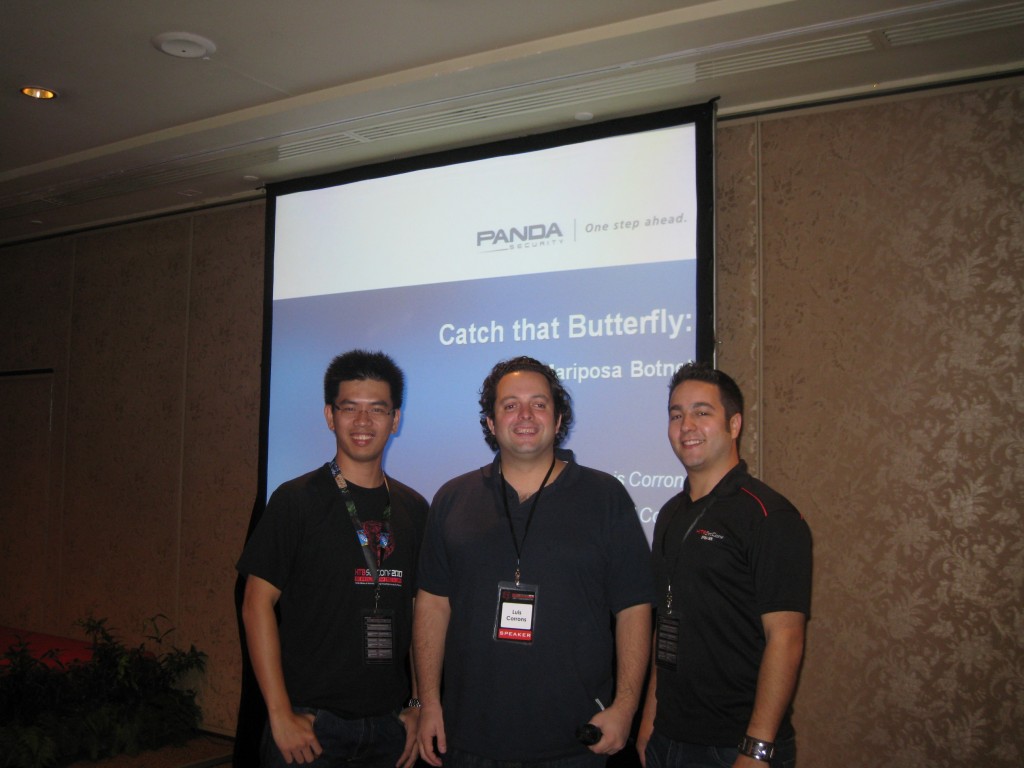 De izquierda a derecha: Kaijern Lau (PandaLabs Malasia) , Luis Corrons y Sean-Paul Correll