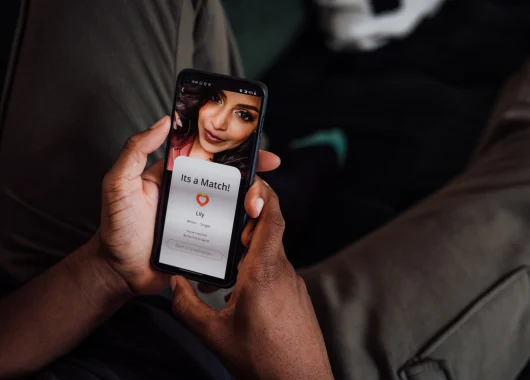 engano-de-los-bots-en-tinder