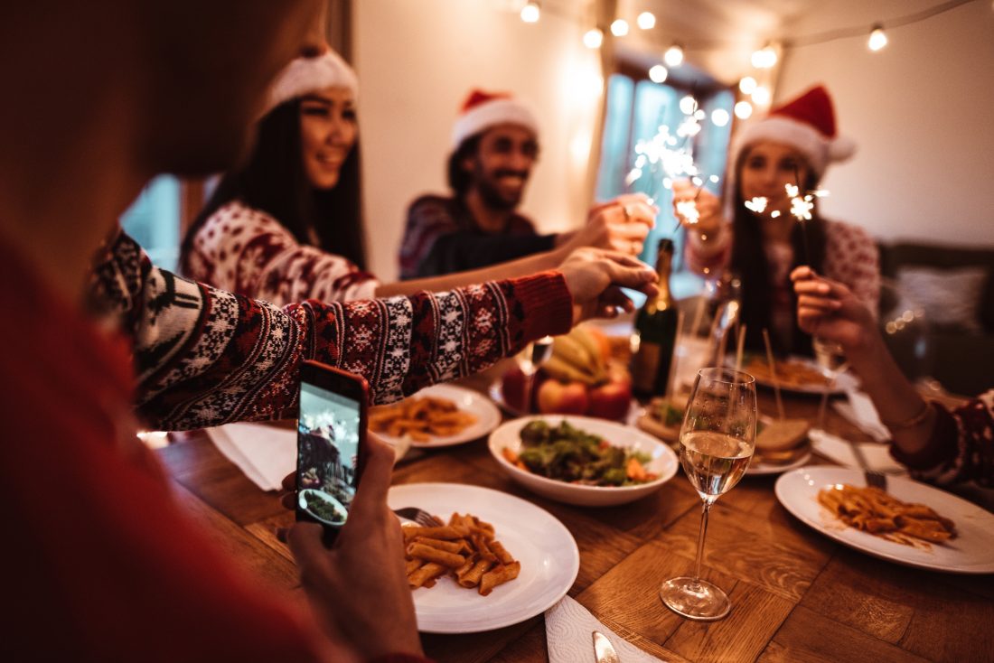 cenas-navidad-riesgos-privacidad-reputacion-online