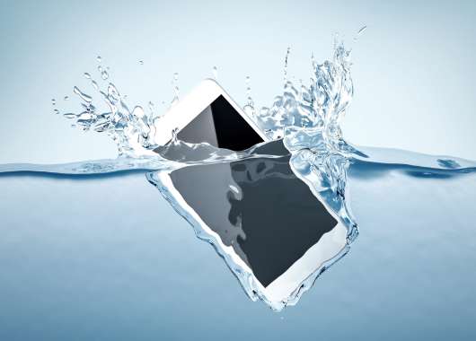 Comment réparer un téléphone endommagé par l'eau en 7 étapes