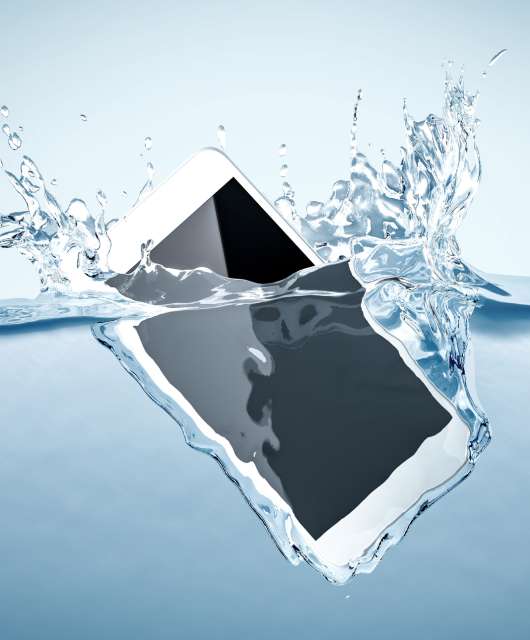 Comment réparer un téléphone endommagé par l'eau en 7 étapes