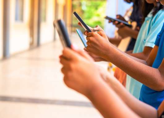 Une hausse alarmante du contenu d'abus sexuel sur les enfants et des risques en ligne pour les mineurs