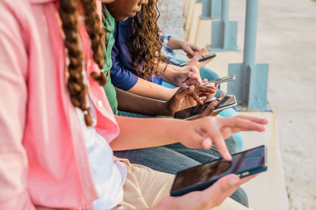 les-ados-sinquietent-de-plus-en-plus-des-effets-des-reseaux-sociaux
