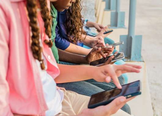 les-ados-sinquietent-de-plus-en-plus-des-effets-des-reseaux-sociaux