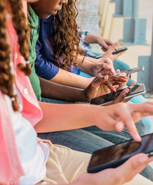 les-ados-sinquietent-de-plus-en-plus-des-effets-des-reseaux-sociaux