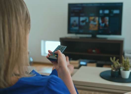 pourquoi-votre-smart-tv-pourrait-representer-un-risque-pour-votre-securite-scaled