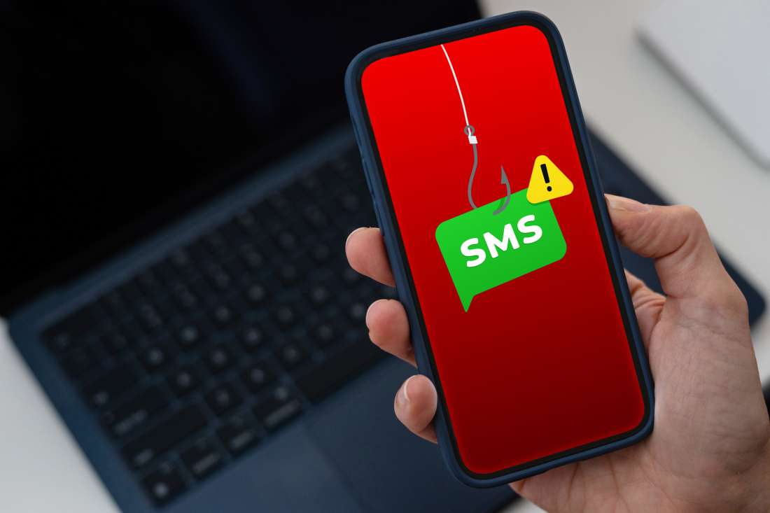 Smishing: nuova ondata di SMS falsi di Poste Italiane