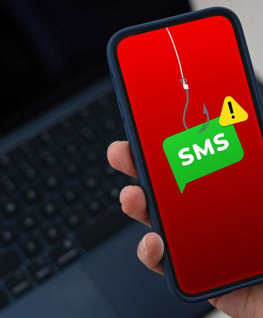 Smishing: nuova ondata di SMS falsi di Poste Italiane