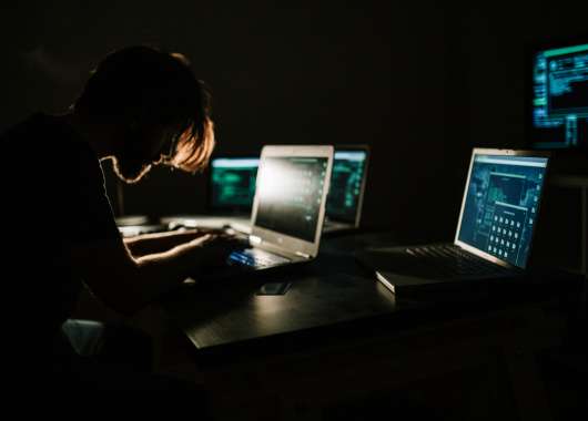 39-statistiche-sconvolgenti-sul-dark-web-per-il-2025