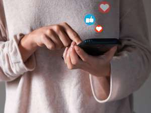 svg-infette-cosi-i-siti-per-adulti-generano-like-su-facebook