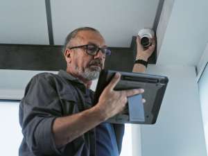 come-trovare-le-telecamere-nascoste-8-modi-per-proteggere-la-tua-privacy