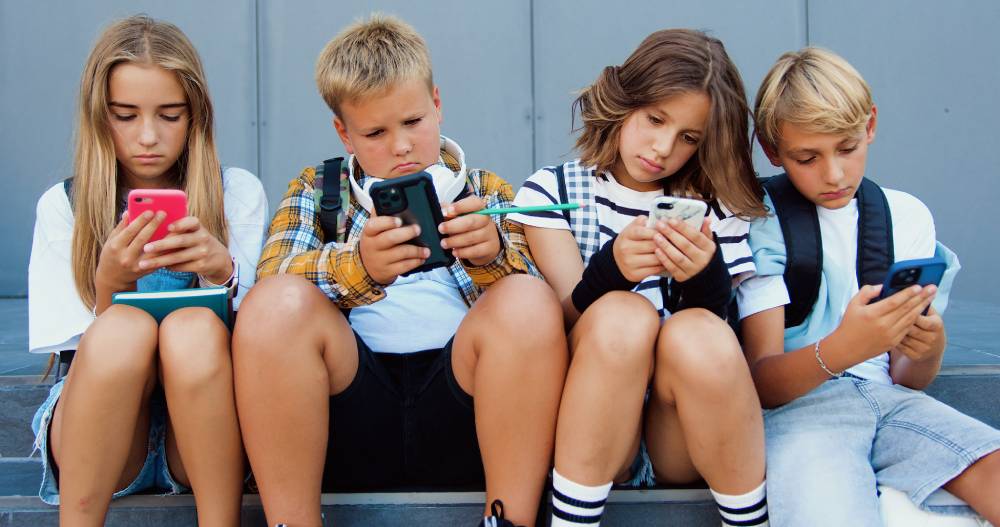 controllo-smartphone-figli-rientro-scuola