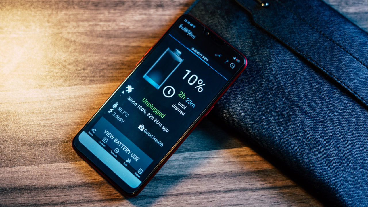 come scaricare la batteria dello smartphone